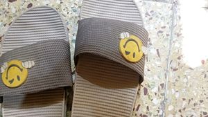 Smiley Flipflop