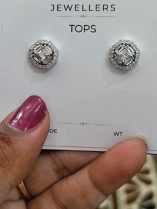 92.5 Elegant Diamond Stud Earrings peral lock