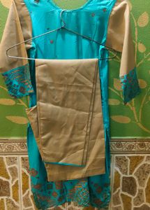 Stylish Blue Kurta with Contrast Sleeves and it,s