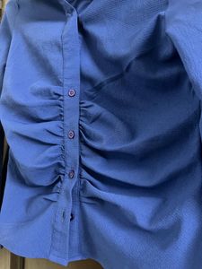Navy blue clinched shirt