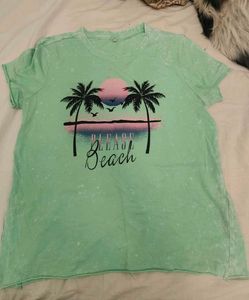 Beach Vibes Graphic Tee