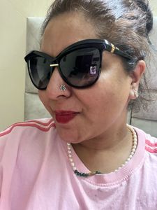 Stylish Black Cat-Eye Sunglasses