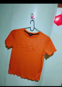 Combo: 2 crop tops🧡🖤