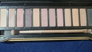 URBAN DECAY NAKED 4