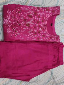 Elegant Pink Embroidered Kurta