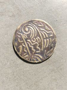 500 old Mughal empire coin