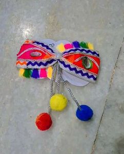 pack of 4 hair clips for special Navratri look