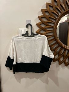 Oversized Snoopy Cropped Top - Trendy!