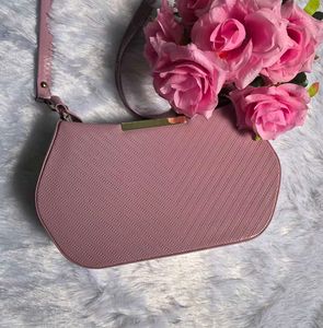 Elegant Pink Textured Shoulder Bag | Minimal Chic