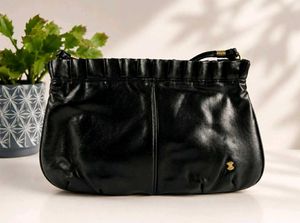 Chic Black Leather Crossbody Bag