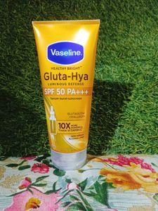 GLUTA HYA VASELINE SUNSCREEN