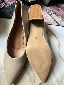 Elegant Nude Patent Pointed Heels