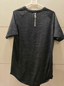 Invincible men's sports tee in L