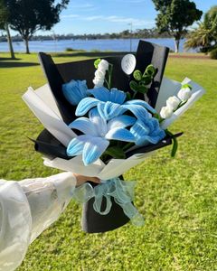 Blue Pipecleaner Flower🩵