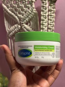 Cetaphil Moisturising Cream ✨