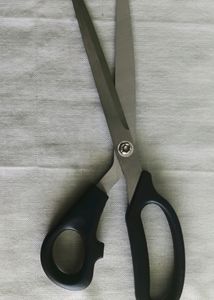 Tailoring scissors