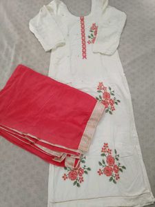 White Kurta with Floral Embroidery