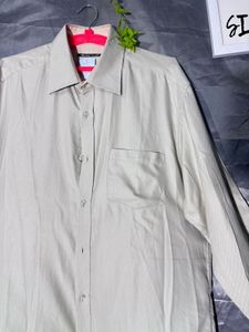Men's Classic Beige Long-Sleeve Shirt