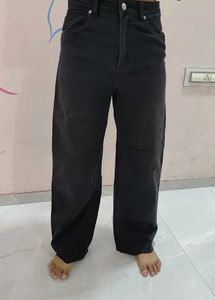 Black straight jean