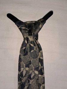 Tie Never used Geometric patterned black Olive g