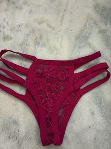 pink and black triple strip thongs