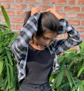 Chic Plaid Cropped Shirt