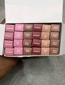 Huda Beauty Lip Contour