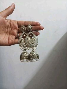 Exquisite Jhumka Earrings with Pearls