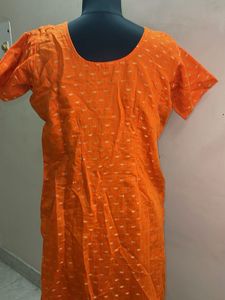 woman kurta