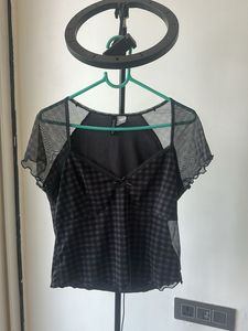 H M  dividend Mesh Overlay Plaid Top