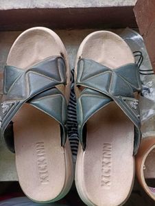 Comfortable Kickinn Flip Flops