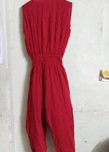 🎀Chic Red Sleeveless Jumpsuit🎀