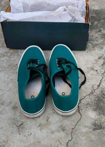 AJIO Teal Canvas Sneakers - Casual Comfort