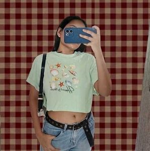 Cute Sea Shell Graphic Crop Top