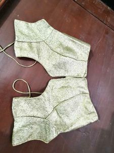 Elegant Leaf Pattern Blouse