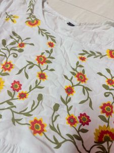 Chic Tunics - Pink &amp; White Floral tops