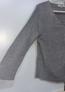 Ribbed V-Neck Long Sleeve Top