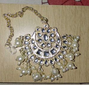 Elegant Maangtika with Pearls