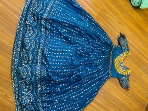 gown