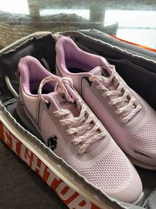 Absolutely NEW - Comes w/ a Soft Shoe Bag