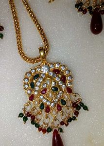 Indian Style Gold Necklace &amp; Earring Set