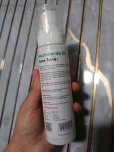 COSIQ Niacinamide Face Toner