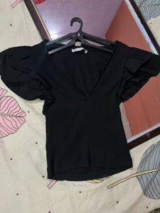Black ruffle Sleeve V-Neck Top