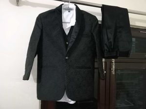 Men's Black Textured Suit