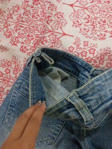 A perfect jeans for you don't miss