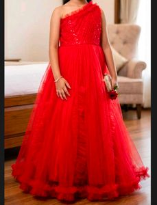 Red gown💕