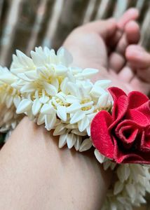 Artificial Red Rose Hair Gajra for Women