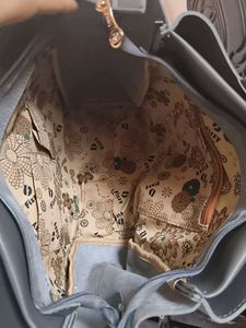 Elegant Gray handBag