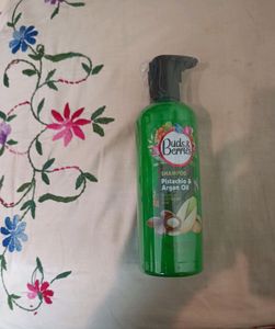 New***Buds And 🍒 Berries Shampoo 300ml