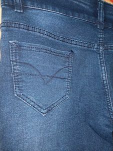 Women's Dark Blue Distressed Skinny Jeans | W'30